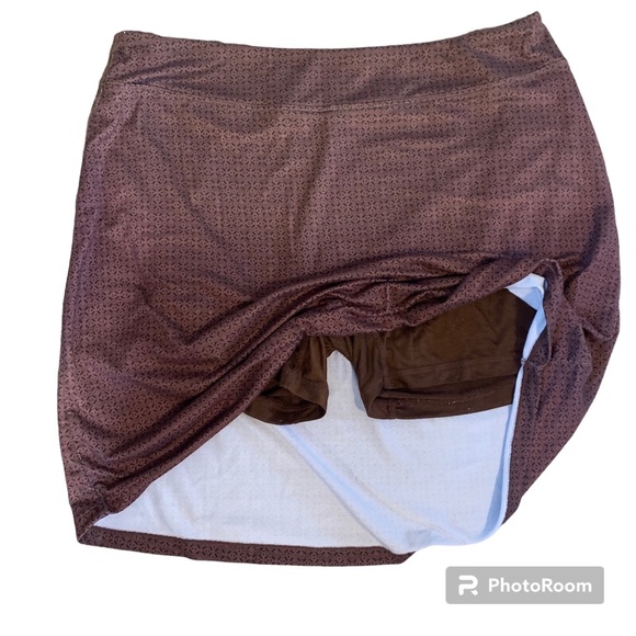 Brown patterned skort stretchy athleisure - Picture 1 of 7